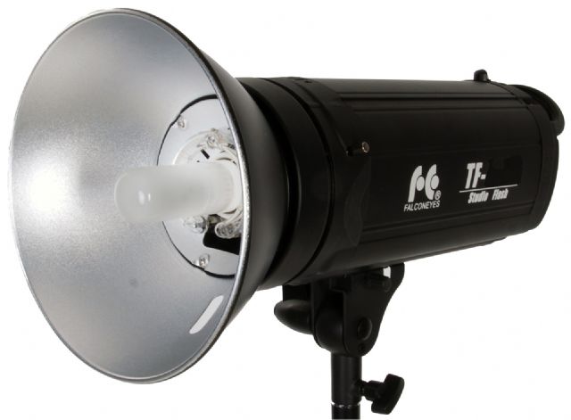 Falcon Eyes Flash de estudio Kit TFK-2300A — 2