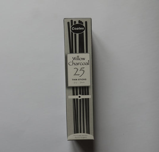 Carboncillo Coates, caja de 25 barras finas, etiqueta 2–3 mm